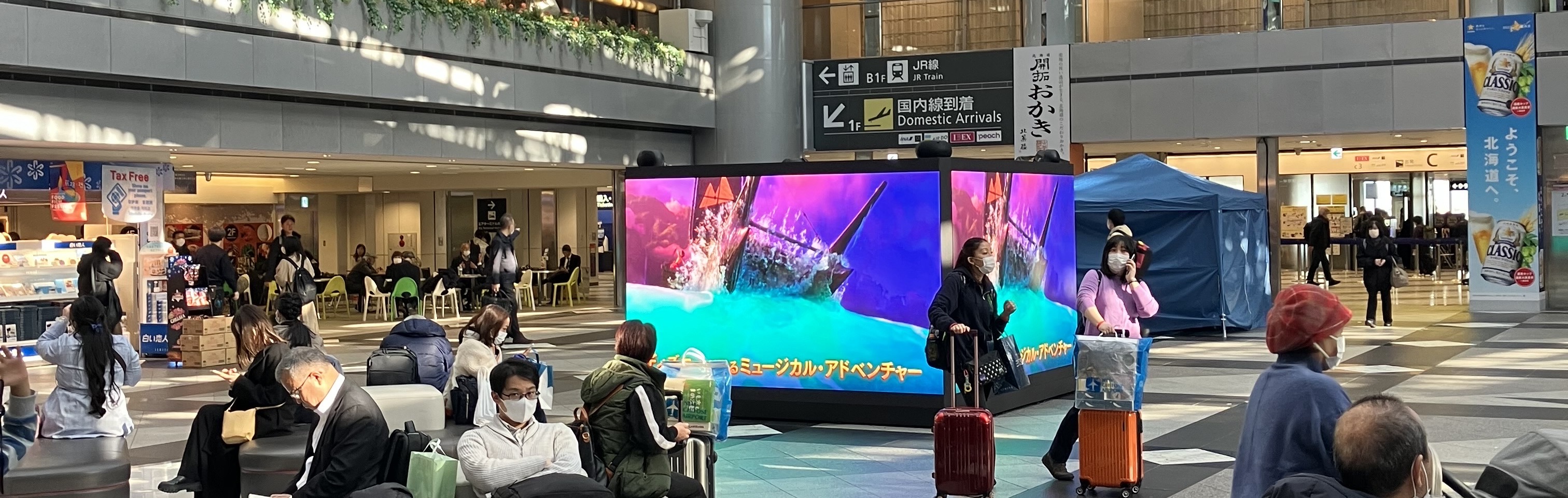 三面、四面、五面と自由なレイアウトでLEDビジョンを構成